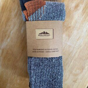Northwest Territory Black/Brown Men's Crew Socks: 6 Pairs (3 Packs)
